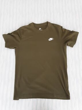 Mens Olive Green Nike T-shirt